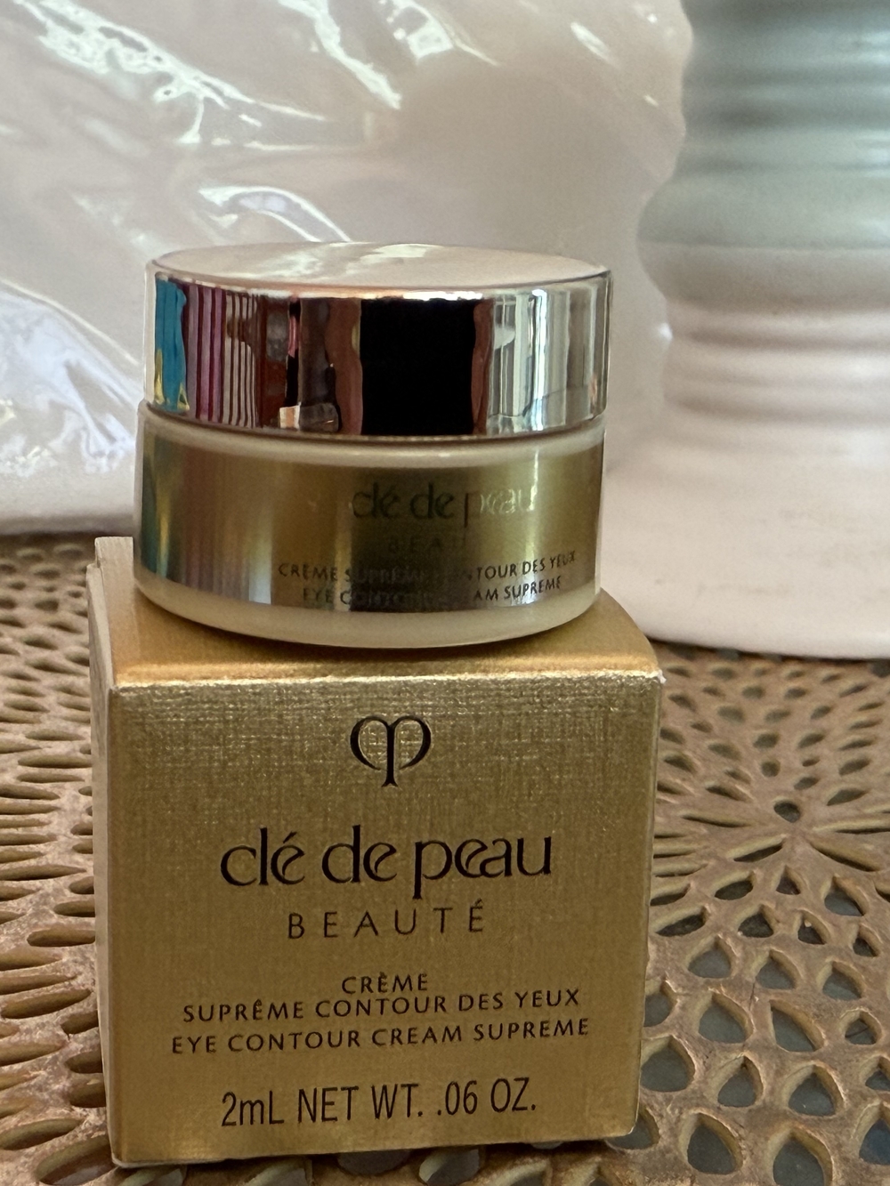 cle de peau Eye Contour Cream Supreme - gold